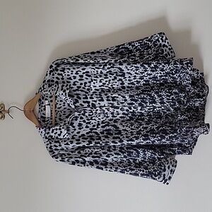 Belle By Kim Gravel Black Grey Animal Print Tie Front Button Down Blouse Size XL